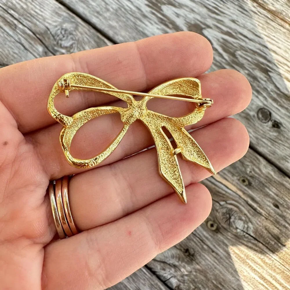 Vintage Jewelry Gold Tone Ribbon Bow brooch pin